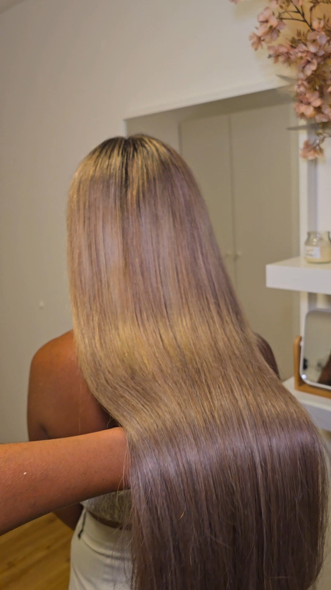 Beratungsgespräch Für eine Haarverlängerung